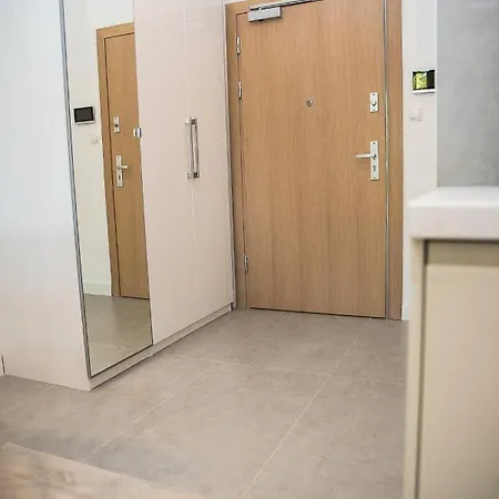 Easy Rent - Business Center 39, 24h Check-in דירה